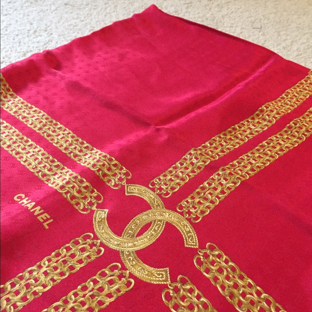 Vintage 1980’s Chanel 100% silk scarf